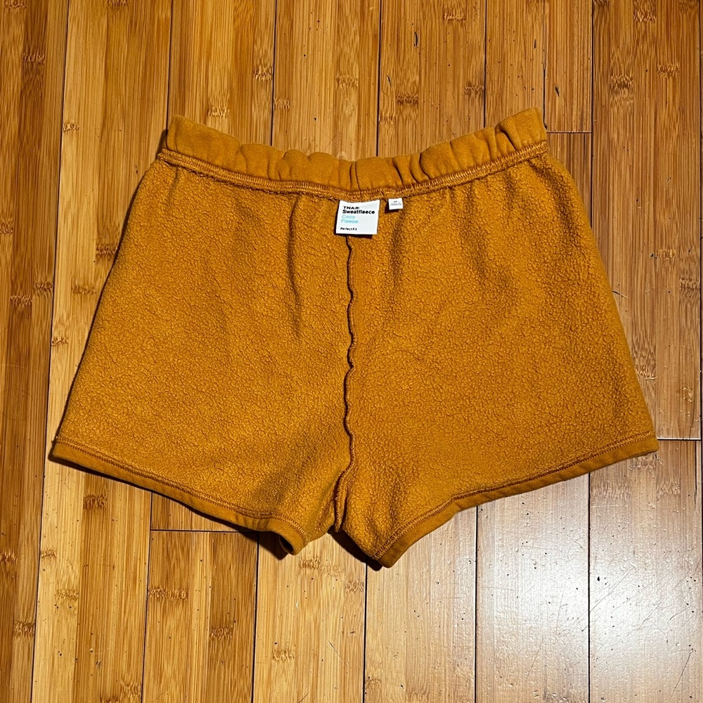 Aritzia TNA Cozy Fleece Perfect Fit Shorts Size M - Picture 7 of 14